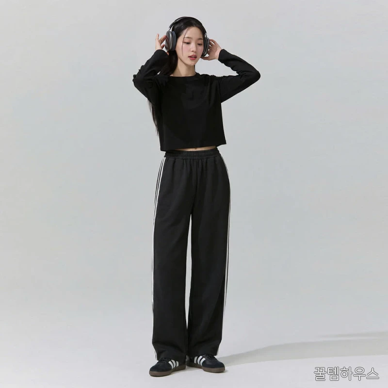 블랙몬스터핏 이선 와이드 트레이닝 팬츠 운동복 여성 밴딩 긴바지 일상룩 코디 상세 이미지 4