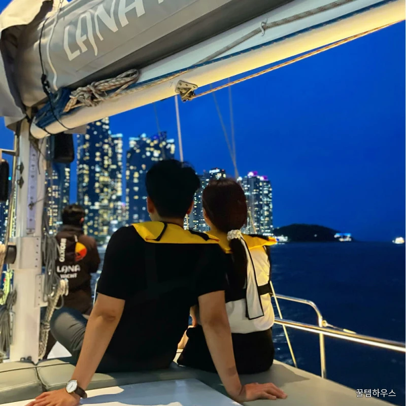 부산요트투어 광안리 해변 탑승 해운대 더베이101 야경 폭죽 드론쇼 소인 주간 예약 상세 이미지 10