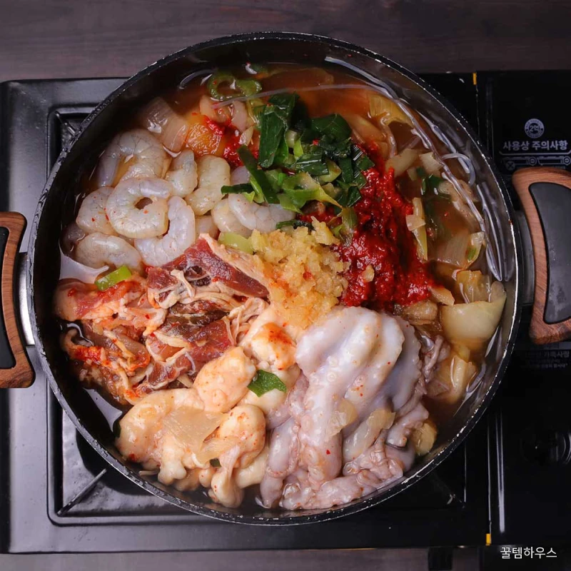 푸짐한 통낙지 낙곱새 1300g (2-3인분) 한우소곱창 소고기 포함 상세 이미지 4