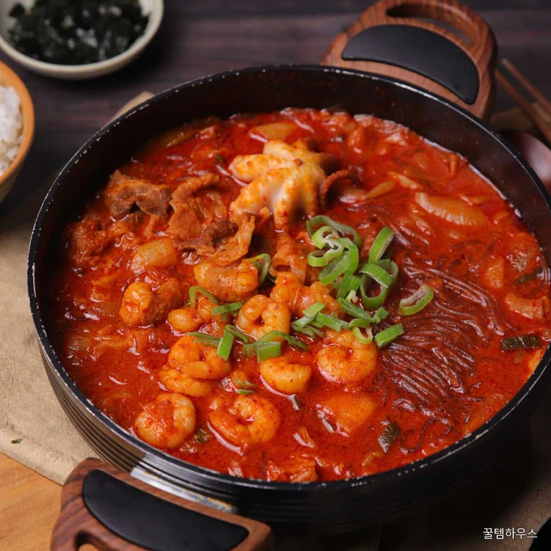 푸짐한 통낙지 낙곱새 1300g (2-3인분) 한우소곱창 소고기 포함 상세 이미지 3