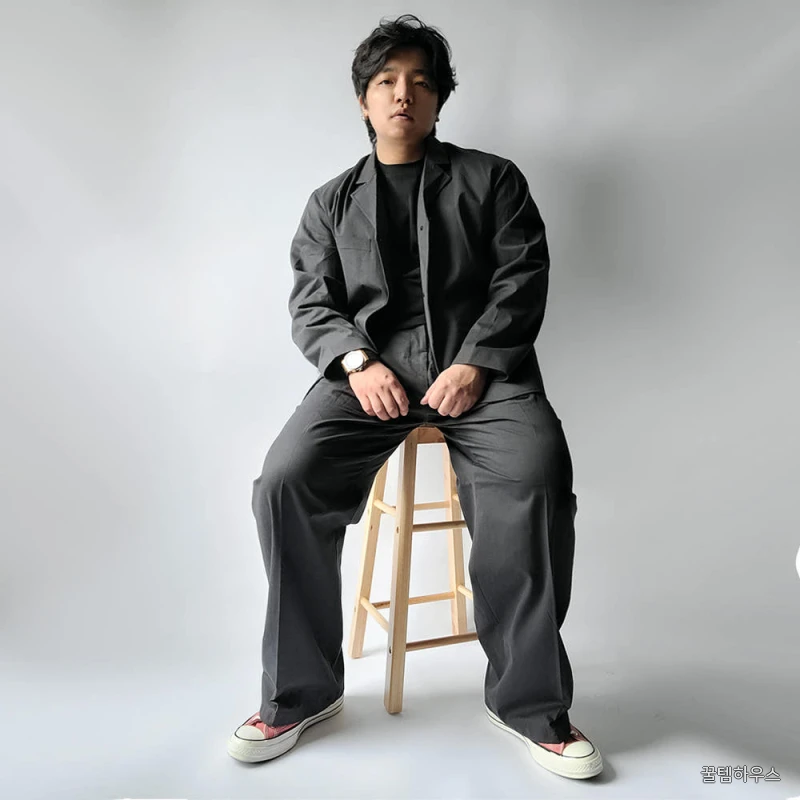남자결혼식하객룩 다크네이비 정장 베이지 차콜그레이 오버핏 와이드 아메카지 셋업 수트 상세 이미지 4